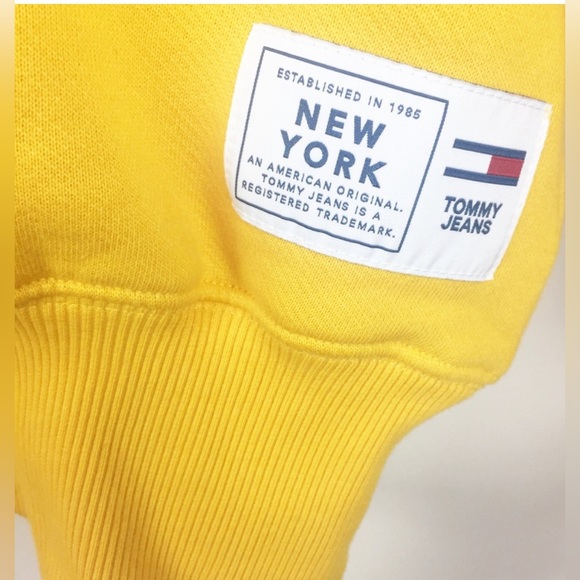 Tommy Hilfiger Logo Sweatshirt - Picture 3 of 6